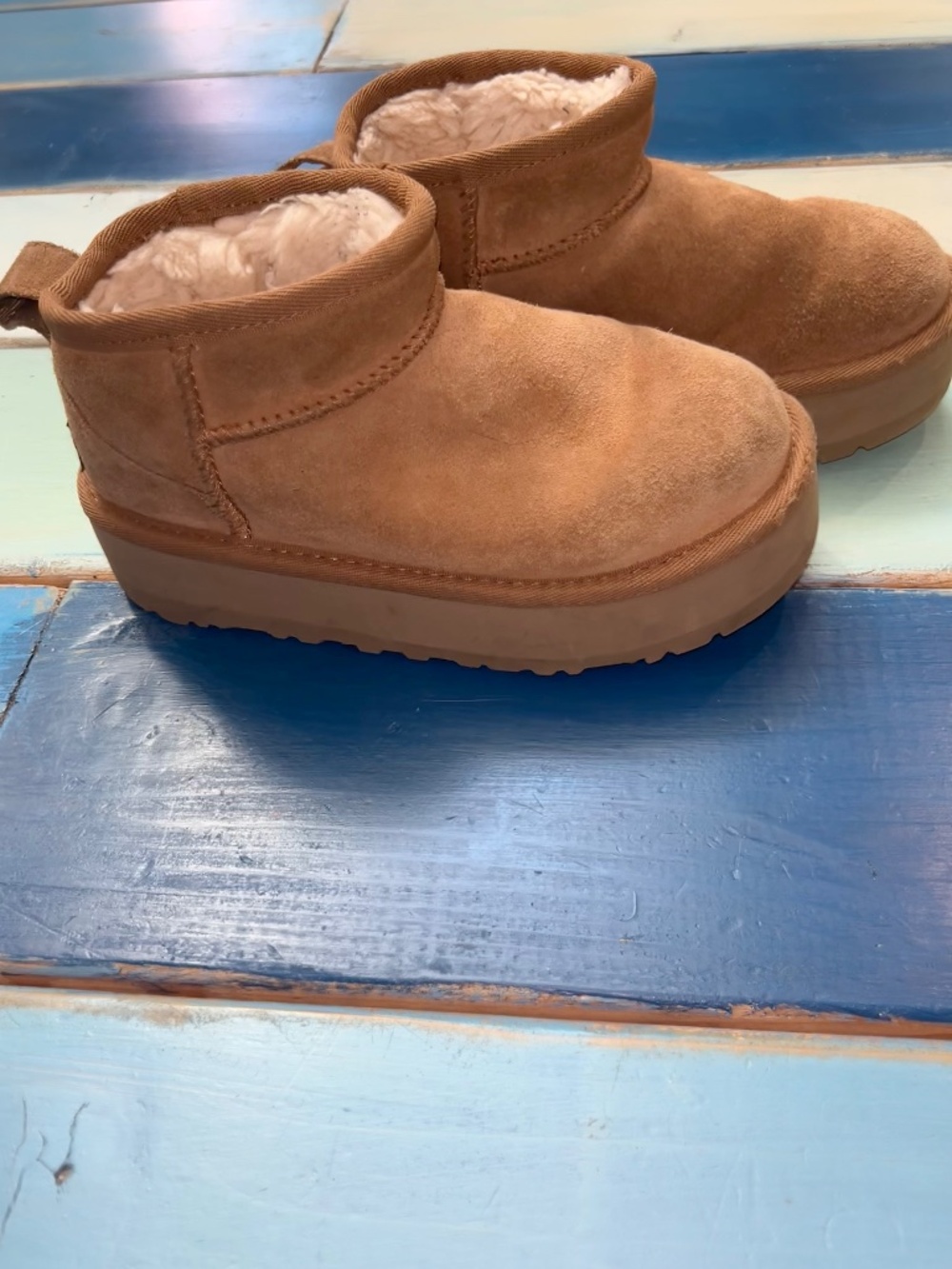 UGG Kids Classic Mini Platform Chestnut Suede Boots Size 13 EU 31